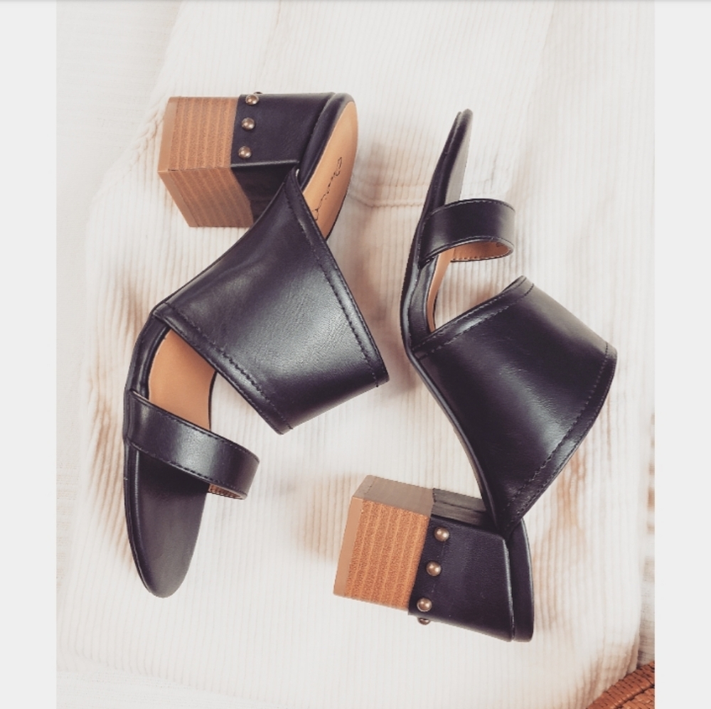 🚨SUMMER collection// double strap black heel - Picture 3 of 8